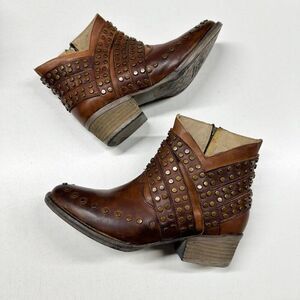 Circle G by Corral Ladies Studded Straps Bootie Shoe Q5096 Womens Size 7.5 Cogna